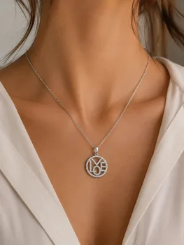 שרשרת LOVE יוקרתית בעיצוב נוצץ ומלא סטייל
