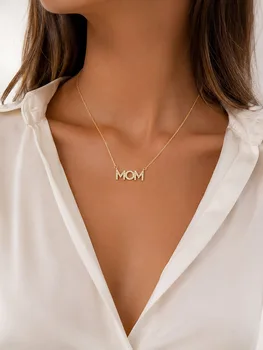 שרשרת לאישה MOM משובץ אבנים נוצצות