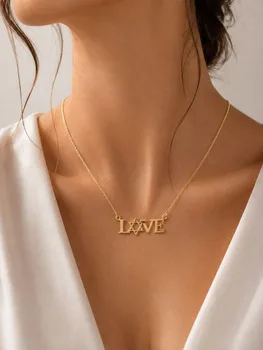שרשרת LOVE לאישה בעיצוב יוקרתי ועדין בגימור זהב