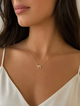 שרשרת לאישה בציפוי זהב עם תליון חי משובץ אבנים