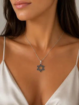 שרשרת לאישה בצבע כסף עם תליון מגן דוד משובץ